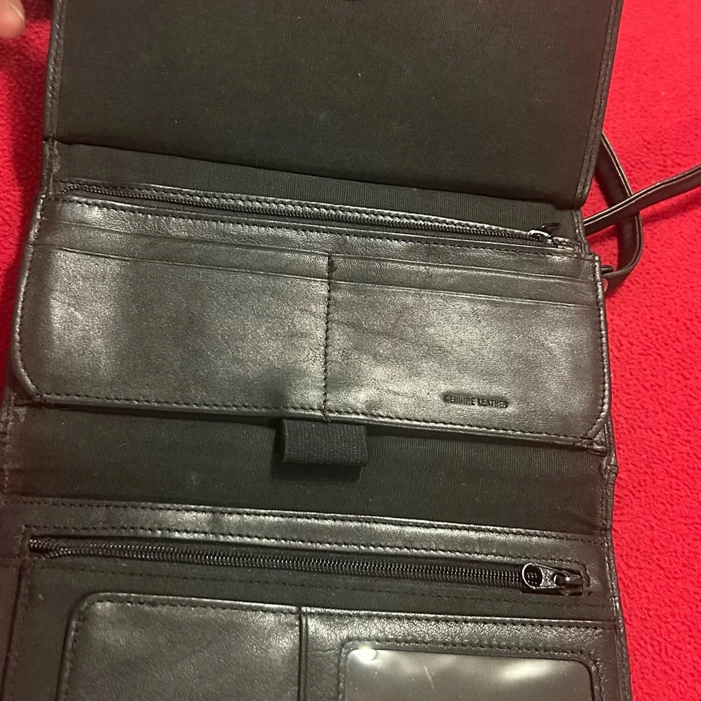 Fossil Men's Black Leather Messenger Crossbody Wallet excellent condition